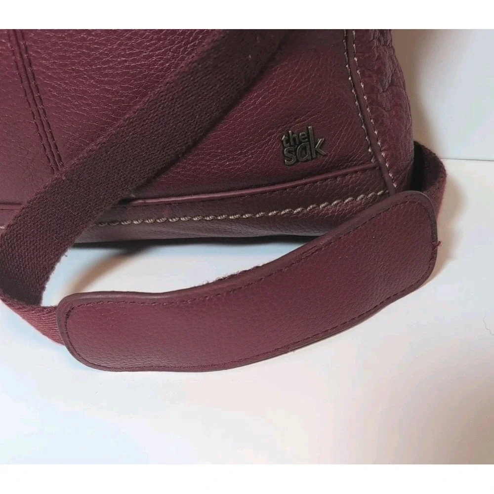 The Sak Genuine Red Leather Crossbody Handbag Tan Stitching‎ Vibrant Lining